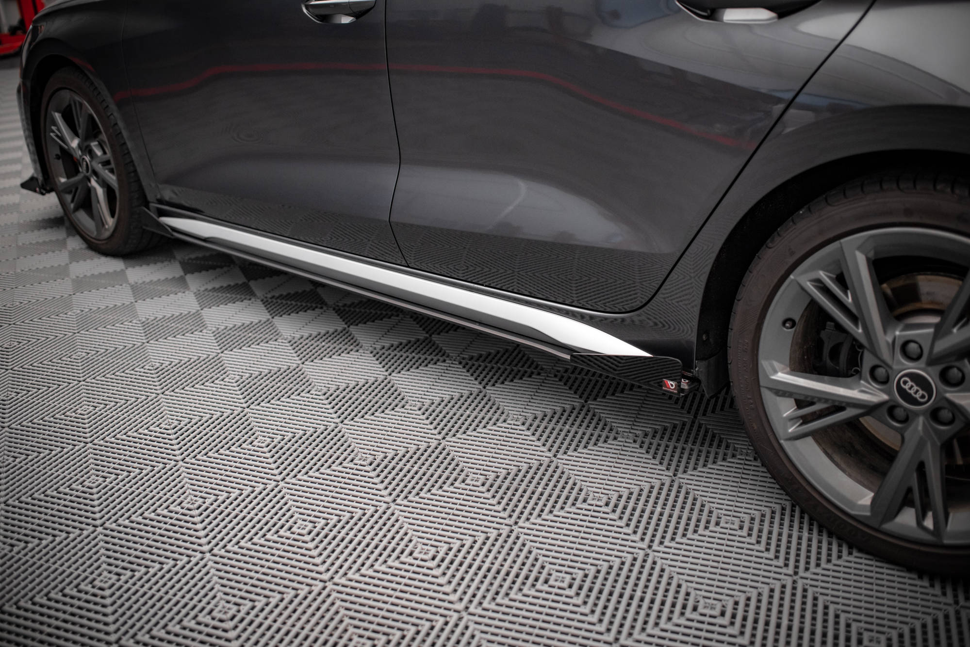 Maxton Design Street Pro Seitenschweller Ansatz für + Flaps Audi S3 / A3 S-Line 8Y schwarz Hochglanz