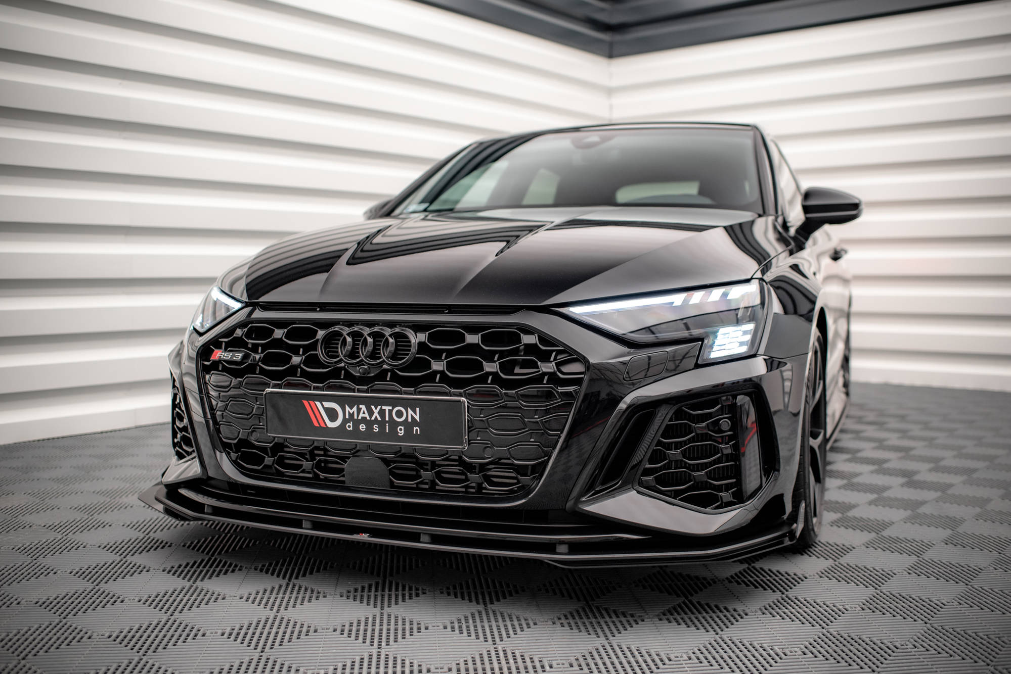 Maxton Design Street Pro Front Ansatz für +Flaps für V.1 + Flaps Audi RS3 8Y schwarz Hochglanz